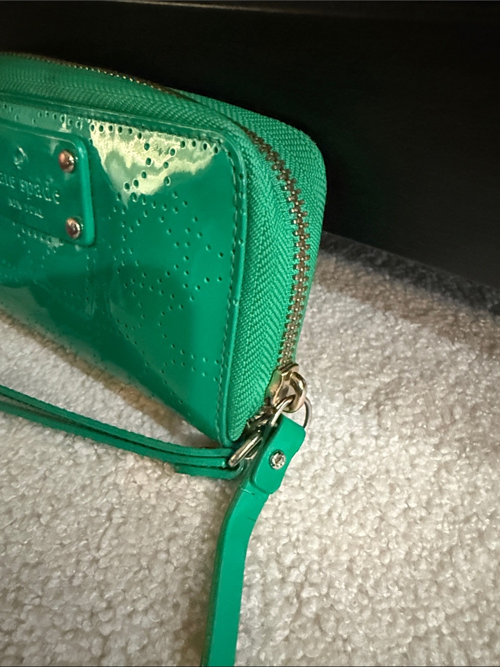 Kate Spade Jazzy Metro patent wristlet clutch with wrist strap - Picture 3 of 10